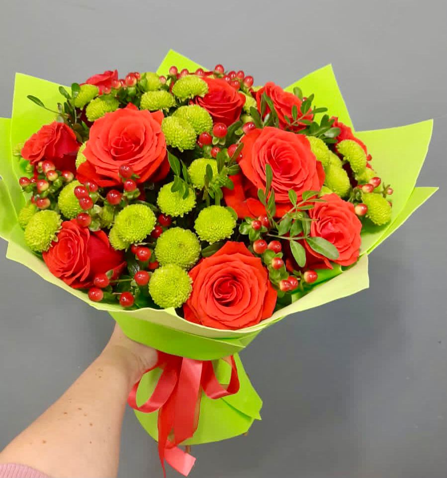 Букет цветов из: Хризантемы и Розы в Лунево