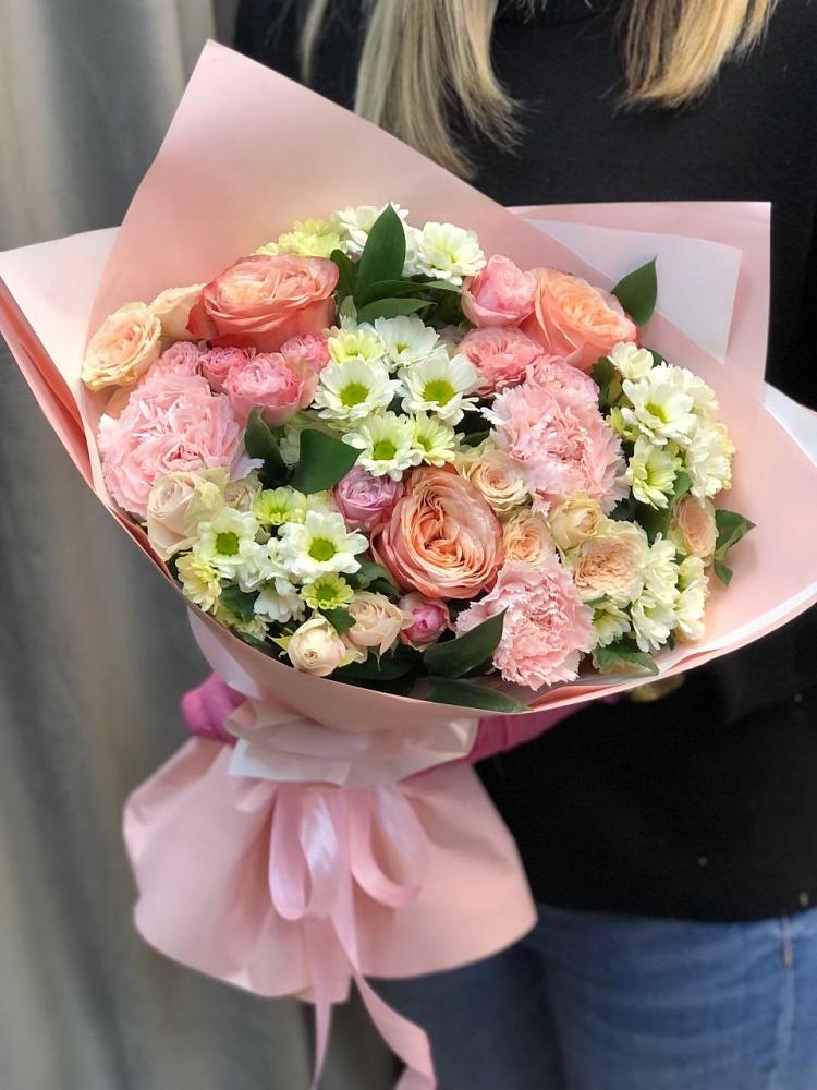 Букет цветов из: Гвоздики, Розы и Хризантемы в Лунево