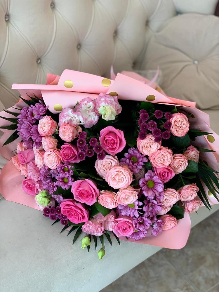 Букет цветов из: Хризантемы, Розы и Лизиантусы в Лунево