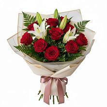 Букет цветов из:  Лилии и Розы в Лунево