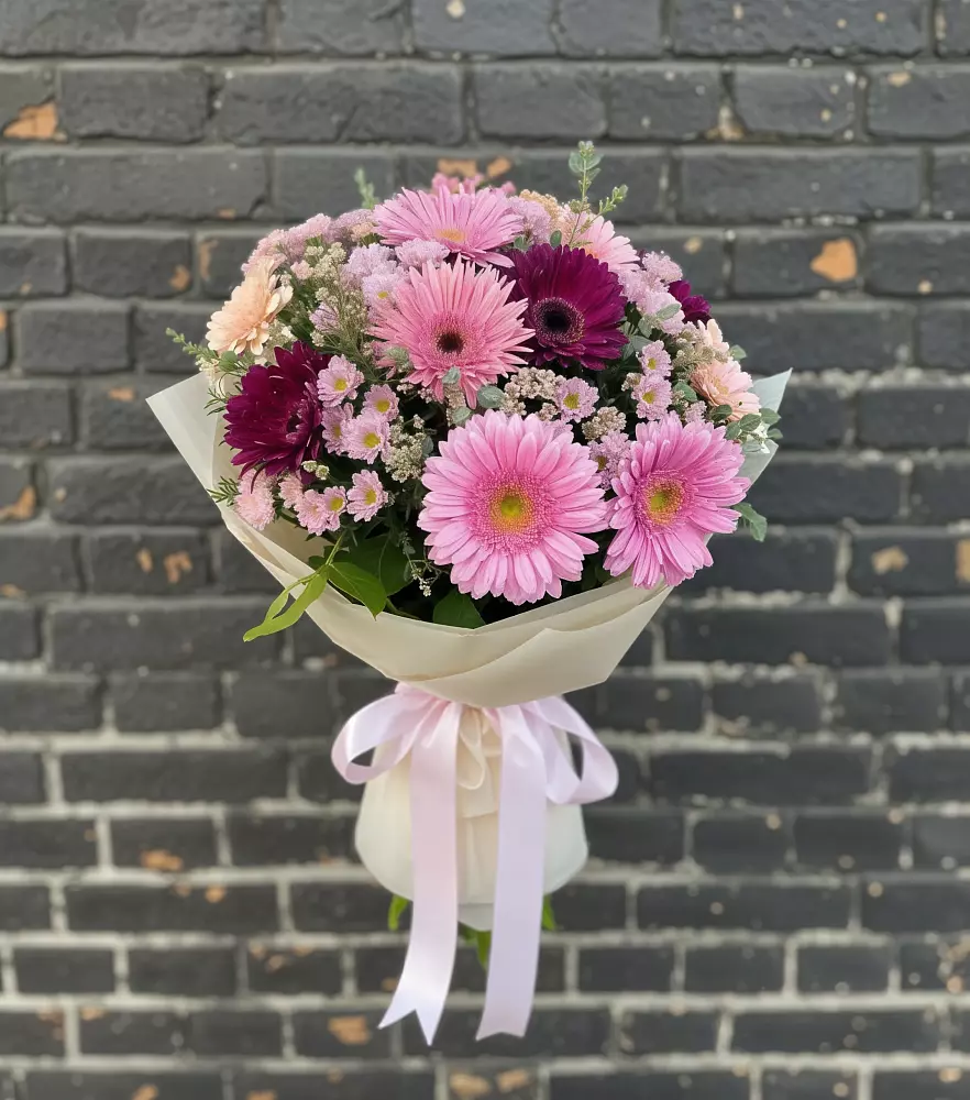 Букет цветов из: Герберы и Хризантемы в Лунево