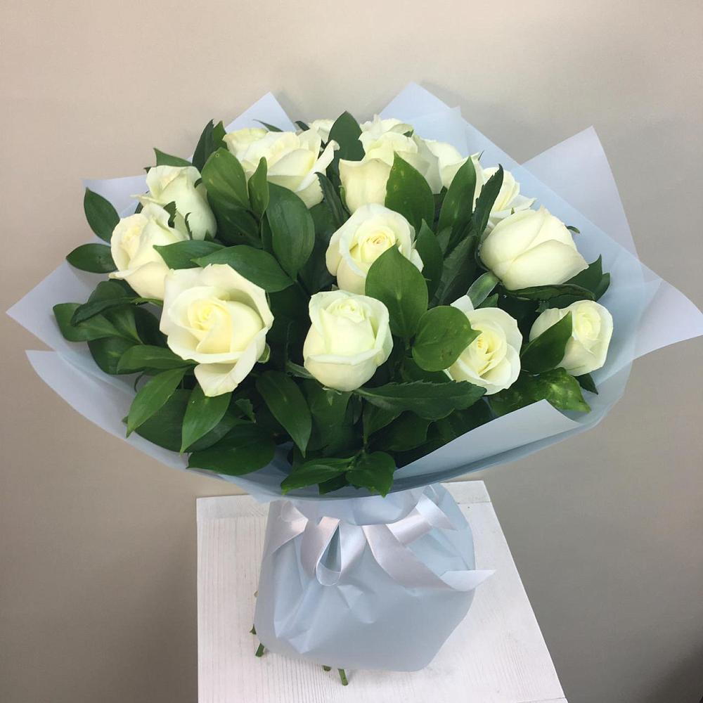 Букет 15 Белых роз Проуд в Лунево