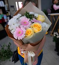 Букет цветов из:  Герберы, Розы и Хризантемы в Лунево
