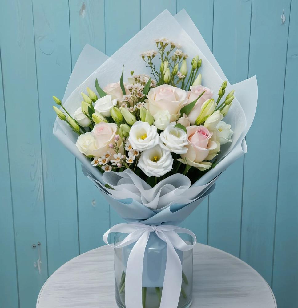 Букет цветов из: Розы и Лизиантусы в Лунево