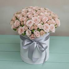 Цветочная композиция из Розы в шляпной коробке в Лунево