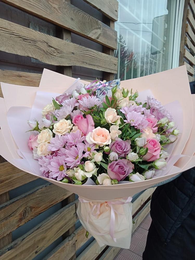 Букет цветов из: Розы и Хризантемы в Лунево