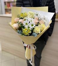 Букет цветов из:  Альстромерии, Розы и Хризантемы в Лунево