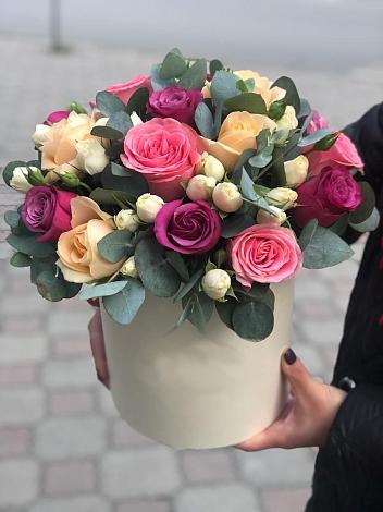 Цветочная композиция из Розы в шляпной коробке в Лунево