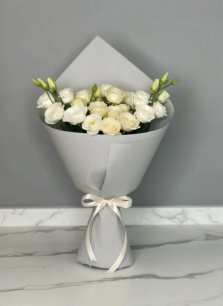 Букет цветов из: Розы и Лизиантусы в Лунево