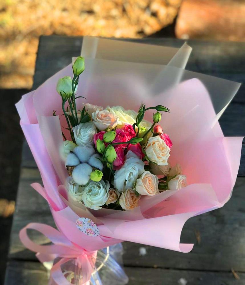 Букет цветов из: Розы и Лизиантусы в Лунево