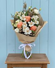 Букет цветов из:  Альстромерии, Лизиантусы, Розы и Хризантемы #REPLACE_PRED# Лунево