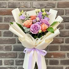Букет цветов из:  Лизиантусы и Розы в Лунево