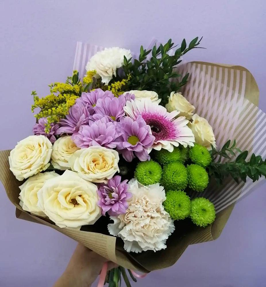 Букет цветов из: Хризантемы, Розы, Гвоздики и Герберы в Лунево