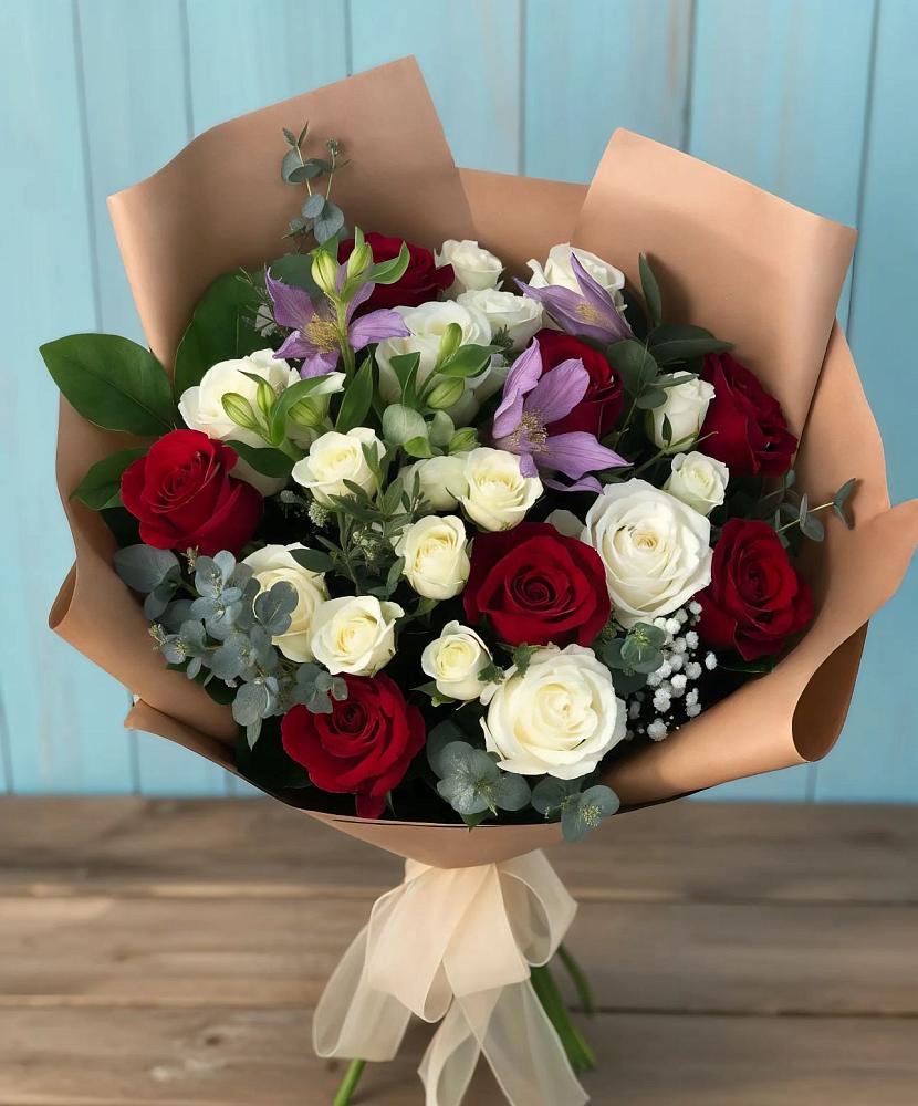 Букет цветов из: Розы и Альстромерии в Лунево