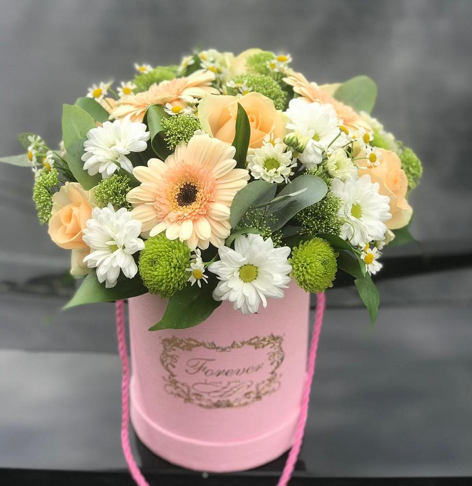 Цветочная композиция из Розы, Герберы и Хризантемы в шляпной коробке в Лунево