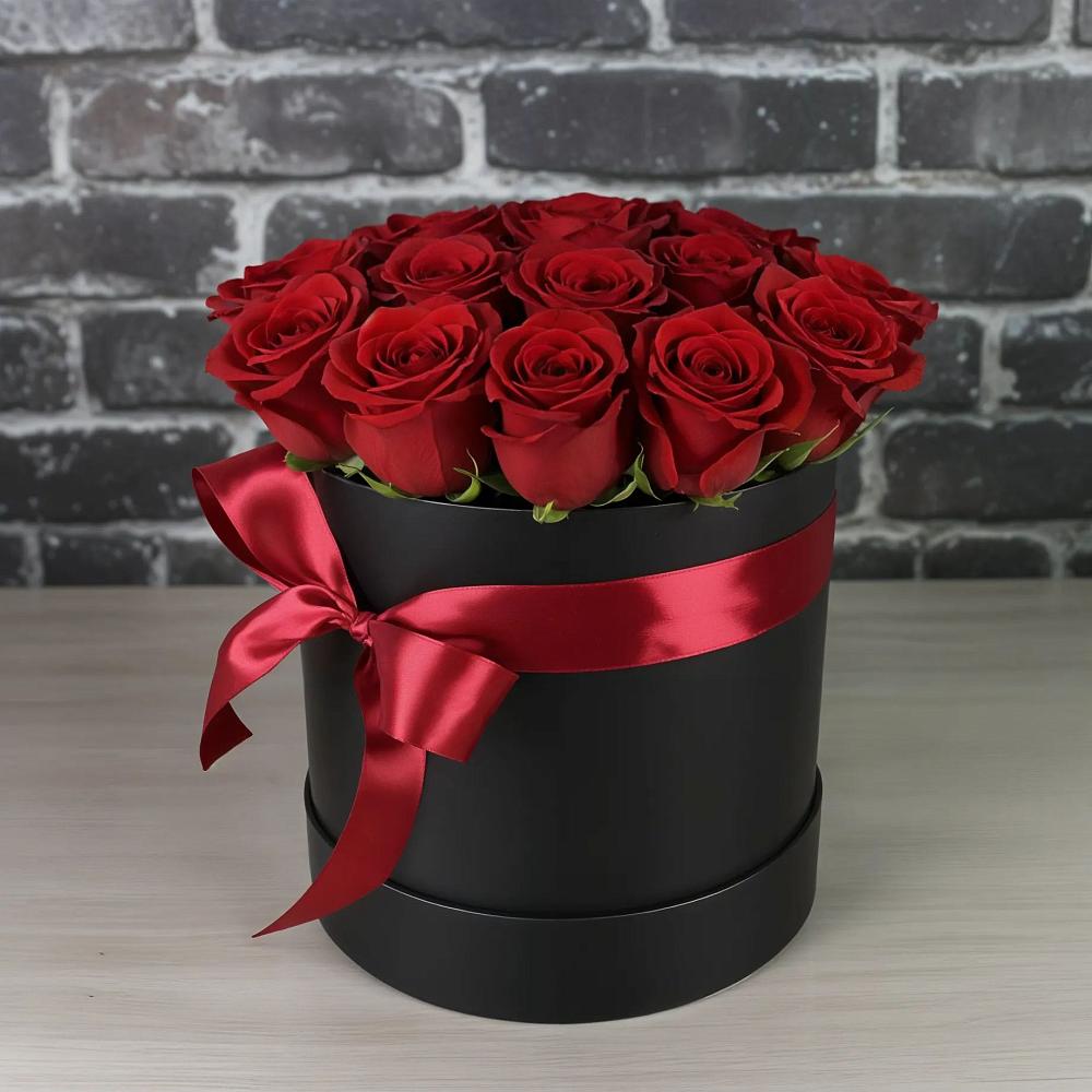 Цветочная композиция из Розы в шляпной коробке в Лунево