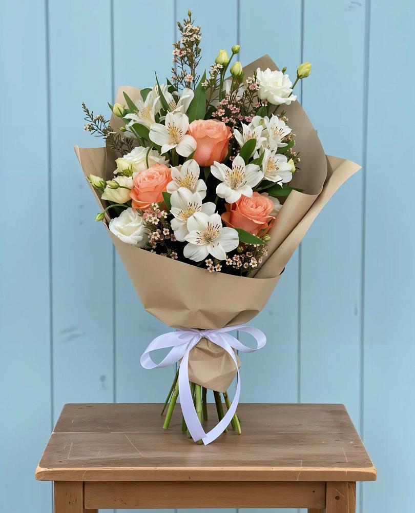 Букет цветов из: Альстромерии, Лизиантусы, Розы и Хризантемы в Лунево