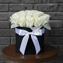 Цветочная композиция из Розы в шляпной коробке в Лунево