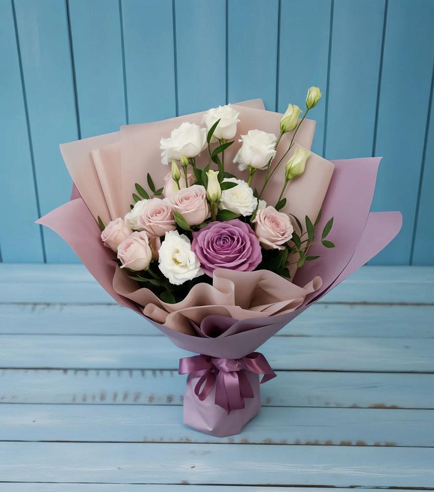 Букет цветов из: Розы и Лизиантусы в Лунево