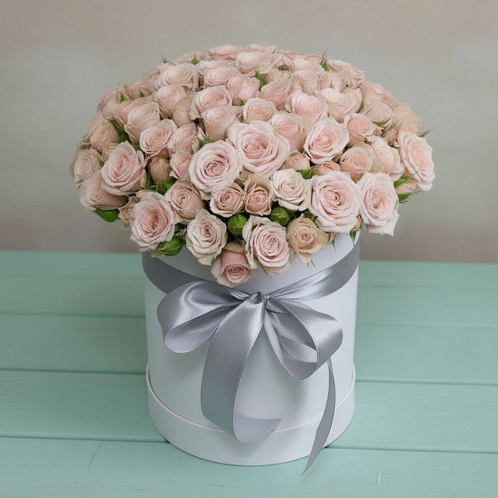 Цветочная композиция из Розы в шляпной коробке в Лунево